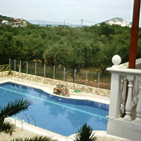 Apart Otel Kyprianos